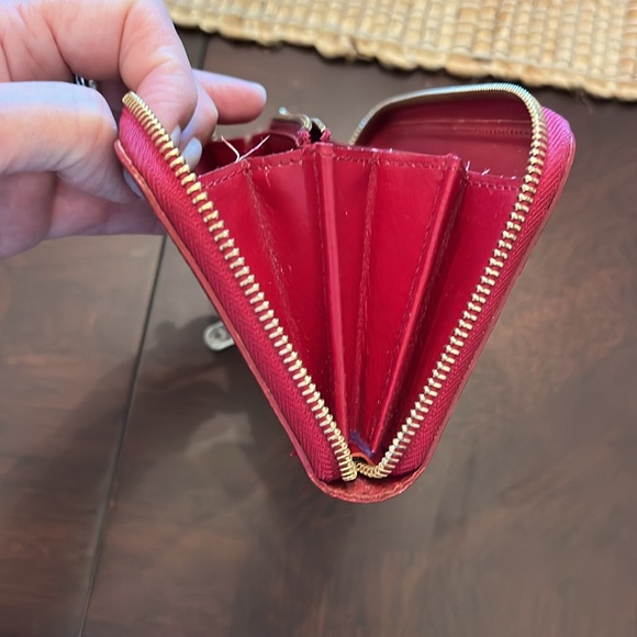 Red Vernis Zip Louis Vuitton Wallet - Picture 5 of 5